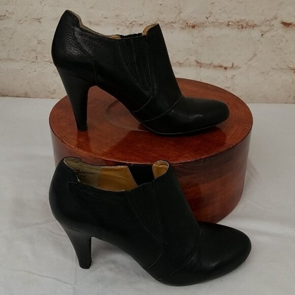 Audrey Brooke Black Leather Heeled Ankle Booties Size 8.5 - Picture 2 of 7